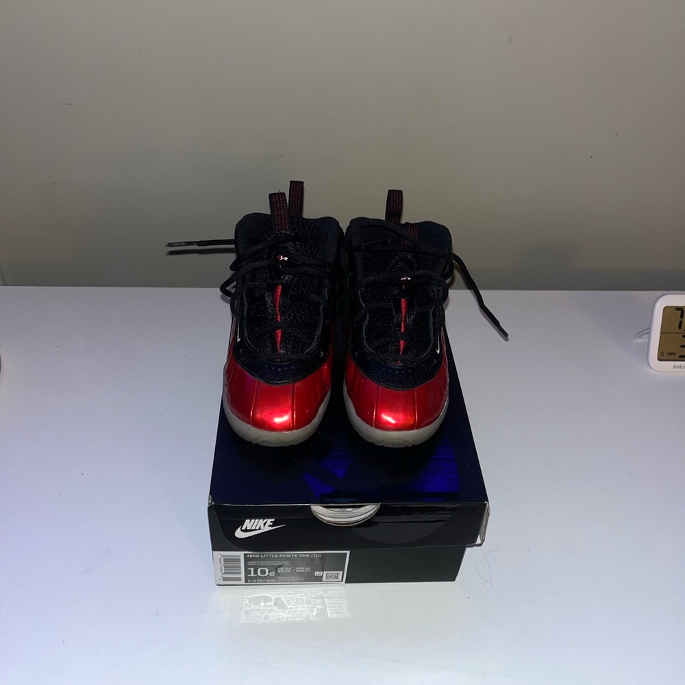 Nike Kids Sneakers - Red and Black